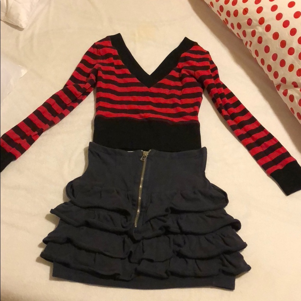 leggings acrylic, skirt and shirt are cotton